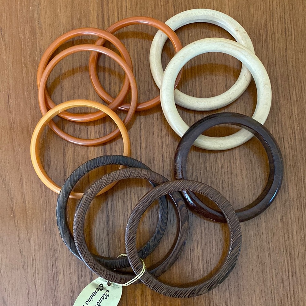 VTG Set of 10 Wooden & Plastic Bangles